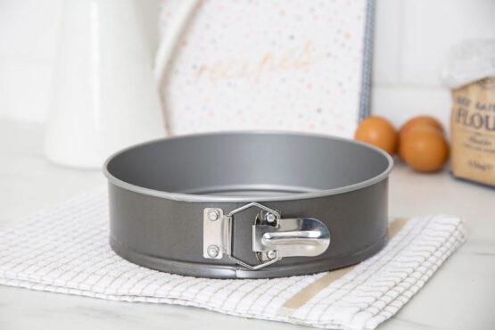 Baker & Salt 22cm Non-Stick Springform Cake Tin